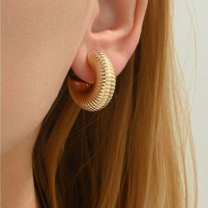 5 for $25 Gold Color Open Spiral 🌀 Hoops